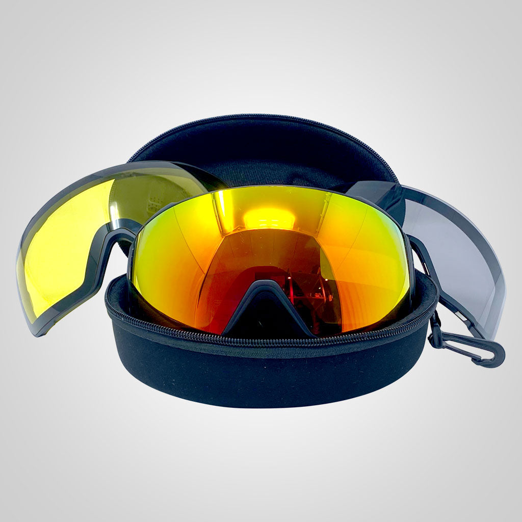 Goggles (skidglasögon) från Bright Equipment. Två utbytbara linser och ett etui.